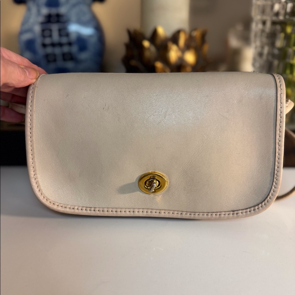 🤍 VINTAGE PARTNERS BY MERVYNS OFF WHITE LEATHER. CROSSBODY BAG! - Picture 3 of 11